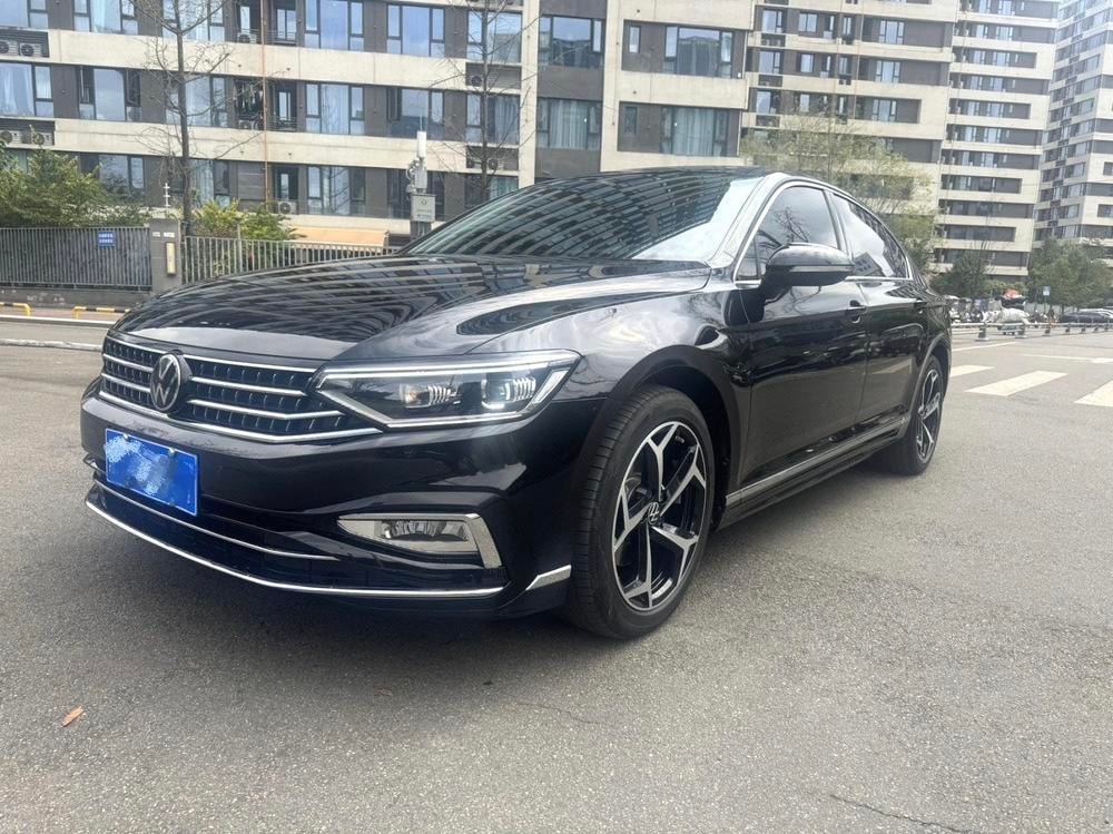 Volkswagen Magotan 2025 — фото автомобиля 1