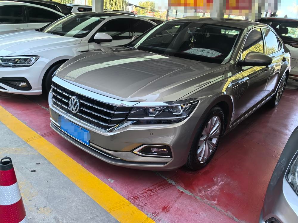 Volkswagen Passat 2019 — фото автомобиля 1
