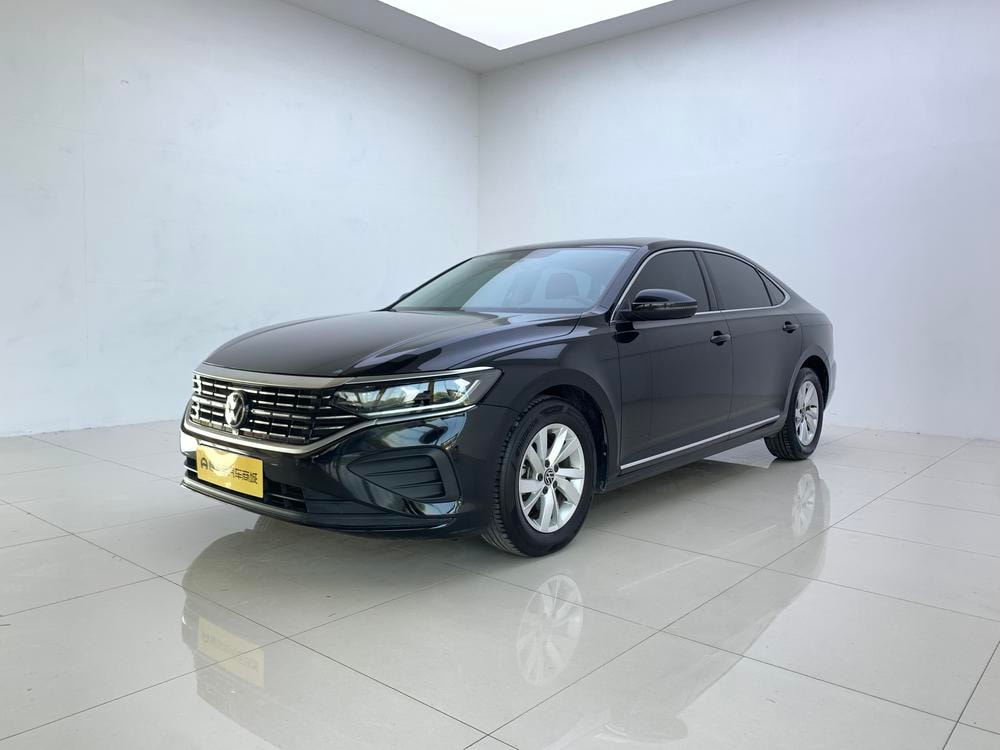 Volkswagen Passat 2023 — фото автомобиля