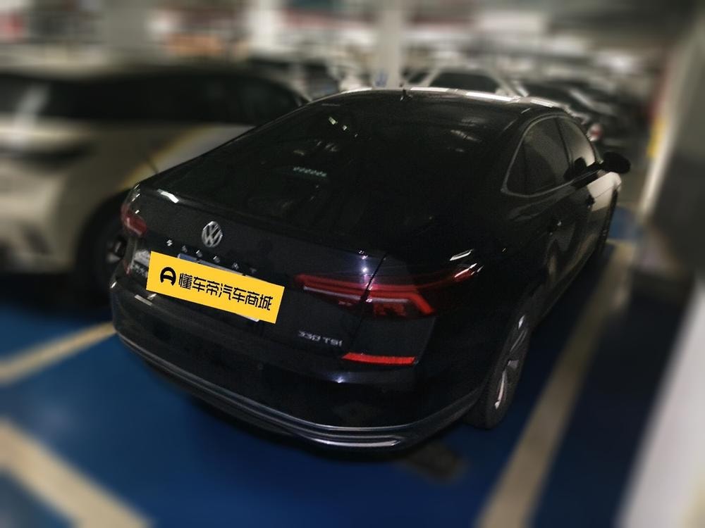 Volkswagen Passat 2019 — фото автомобиля 1