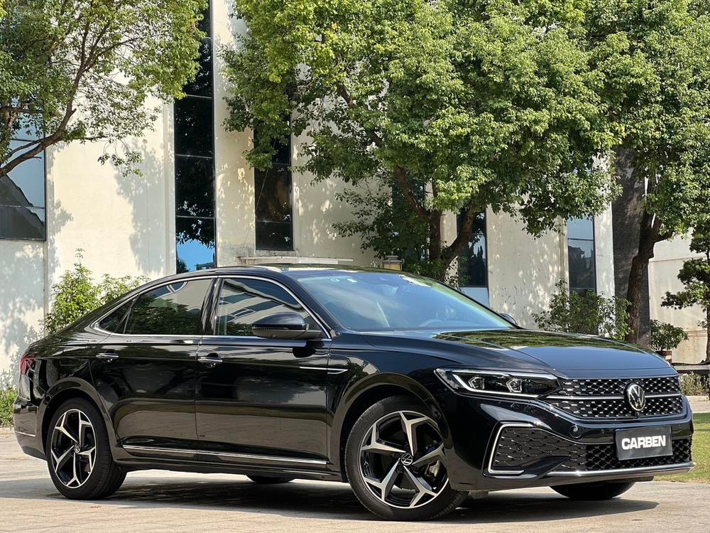 Volkswagen Passat 2024 — фото автомобиля