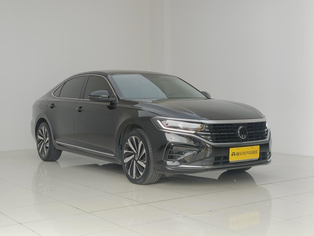 Volkswagen Passat 2023 — фото автомобиля