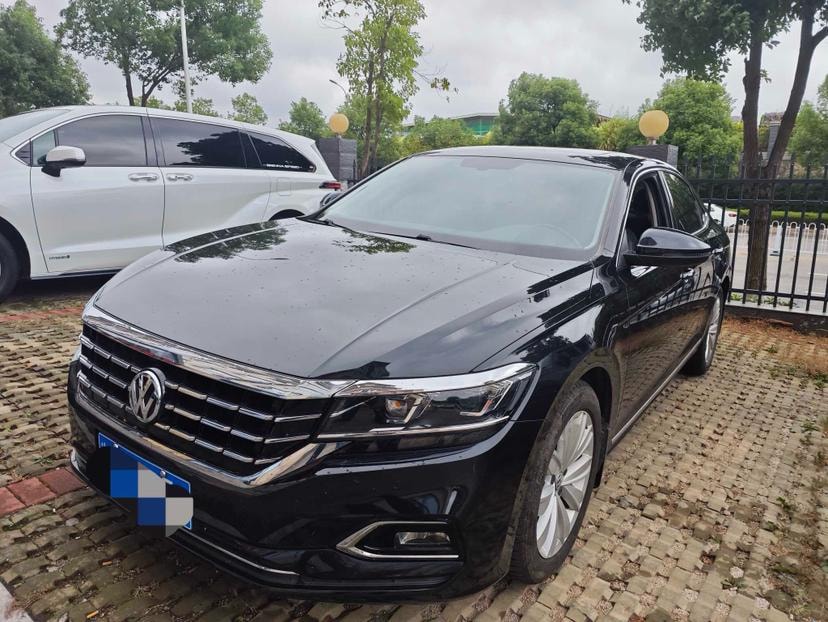 Volkswagen Passat 2020 — фото автомобиля 1