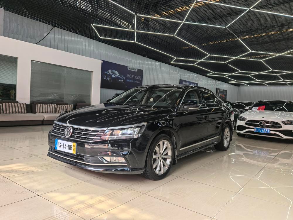 Volkswagen Passat 2016 — фото автомобиля