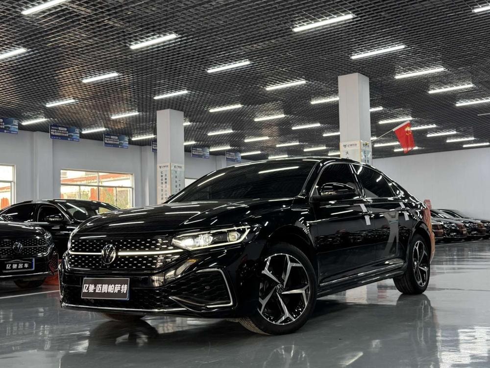 Volkswagen Passat 2024 — фото автомобиля