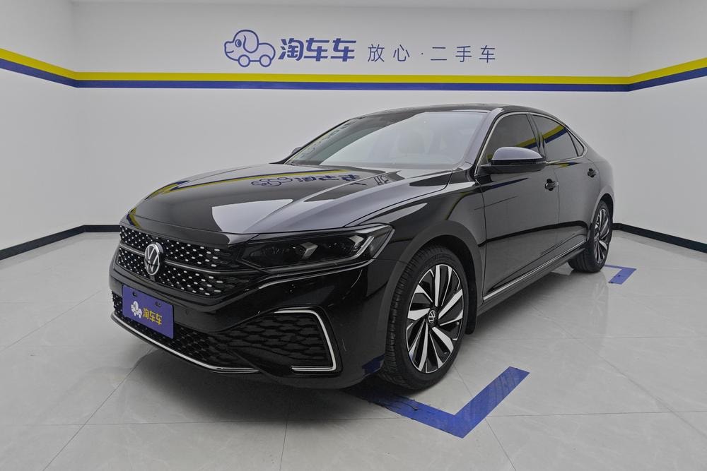 Volkswagen Passat 2022 — фото автомобиля 1