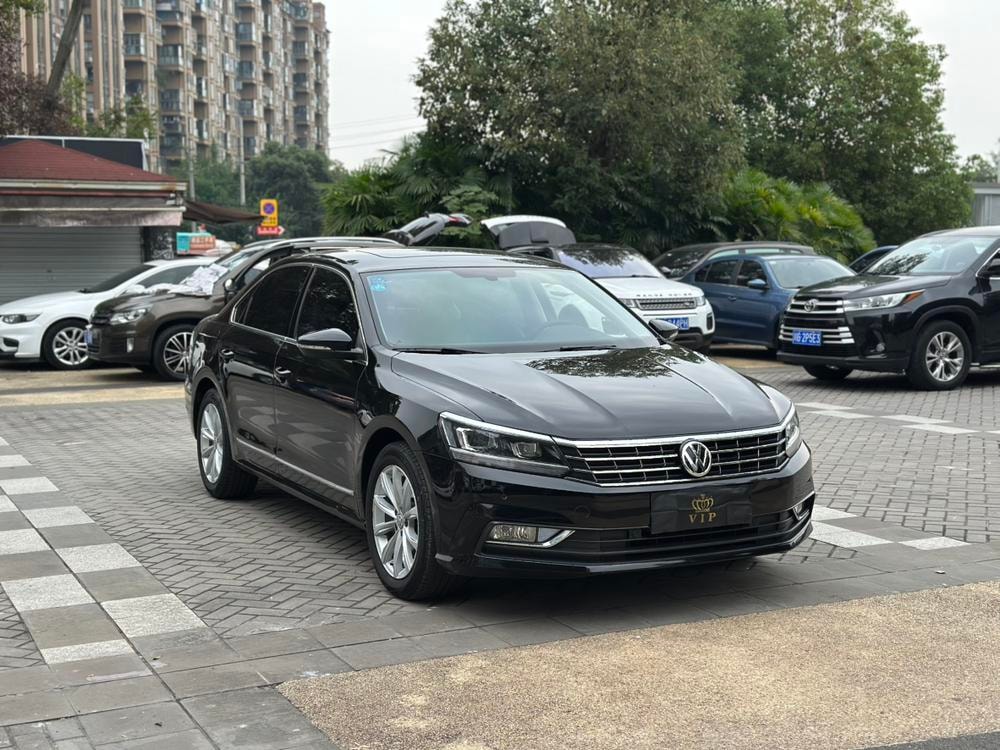 Volkswagen Passat 2017 — фото автомобиля 1