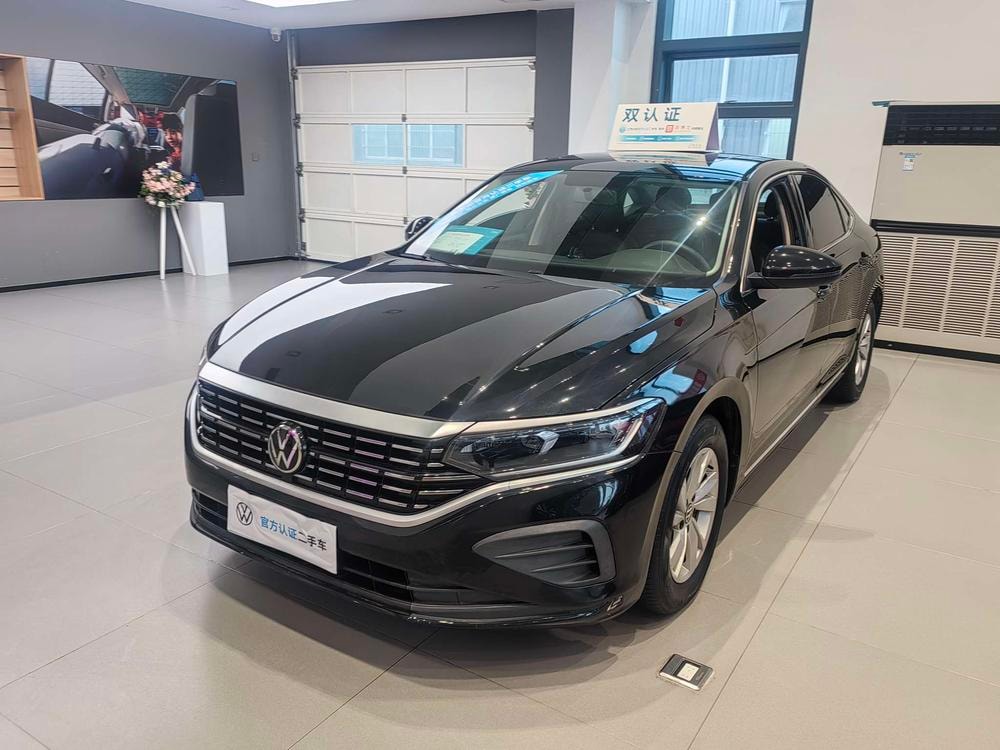 Volkswagen Passat 2025 — фото автомобиля 1