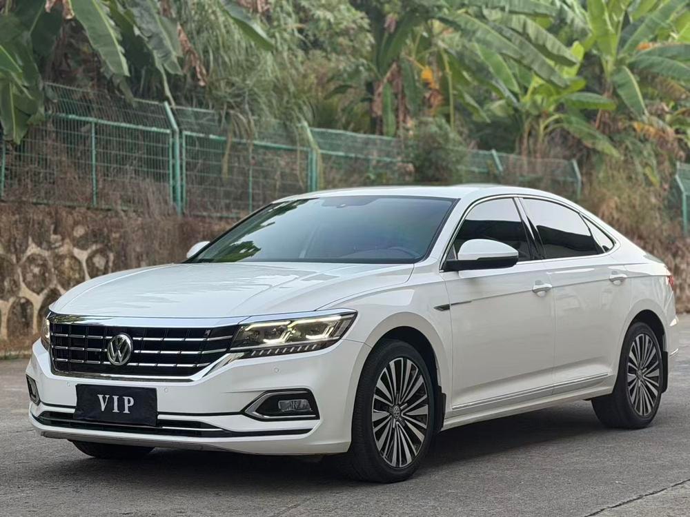 Volkswagen Passat 2020 — фото автомобиля