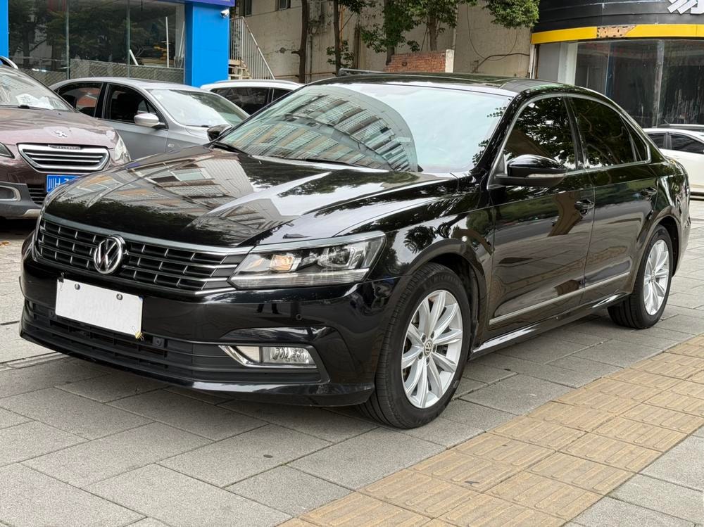Volkswagen Passat 2017 — фото автомобиля