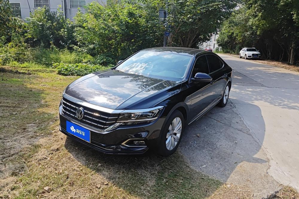 Volkswagen Passat 2020 — фото автомобиля 1