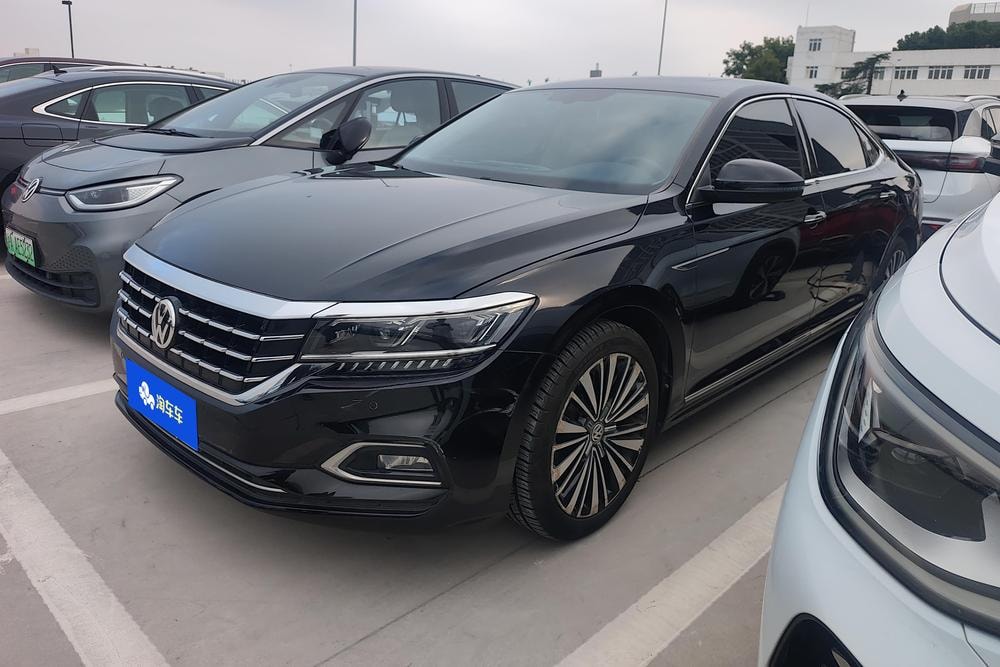 Volkswagen Passat 2020 — фото автомобиля 1
