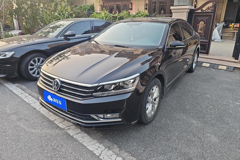 Volkswagen Passat 2017 — фото автомобиля