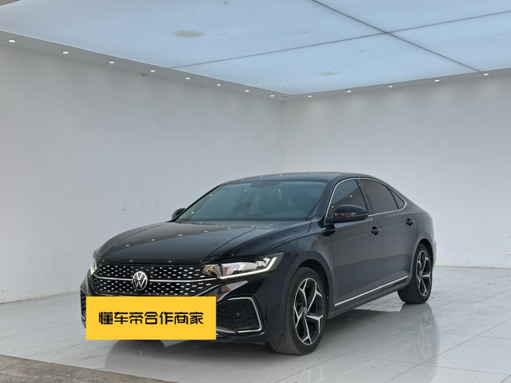 Volkswagen Passat 2022 — фото автомобиля