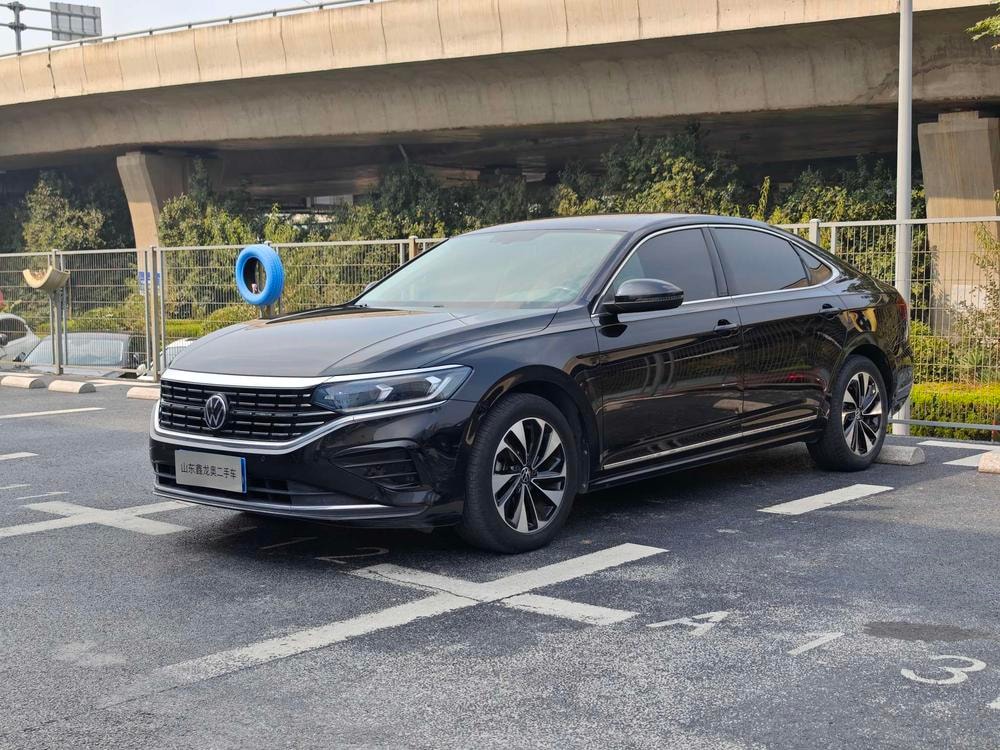 Volkswagen Passat 2022 — фото автомобиля