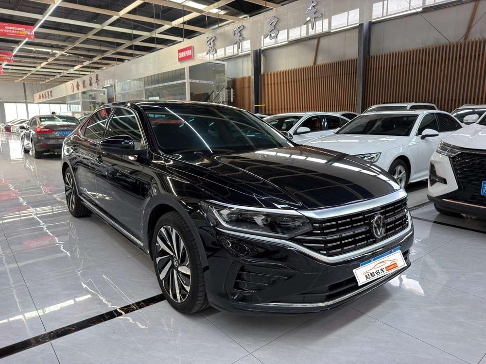 Volkswagen Passat 2022 — фото автомобиля