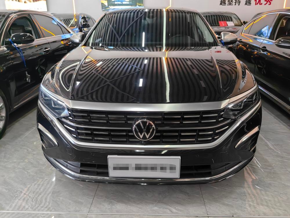 Volkswagen Passat 2023 — фото автомобиля