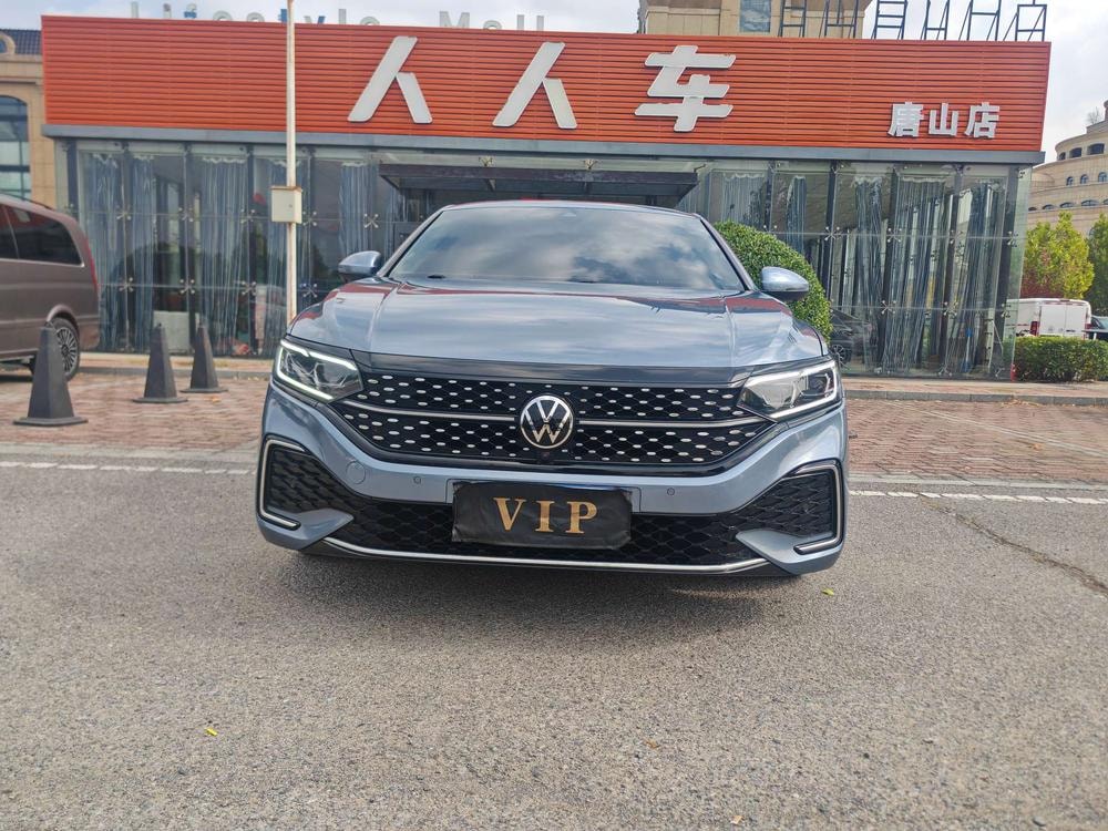 Volkswagen Passat 2022 — фото автомобиля