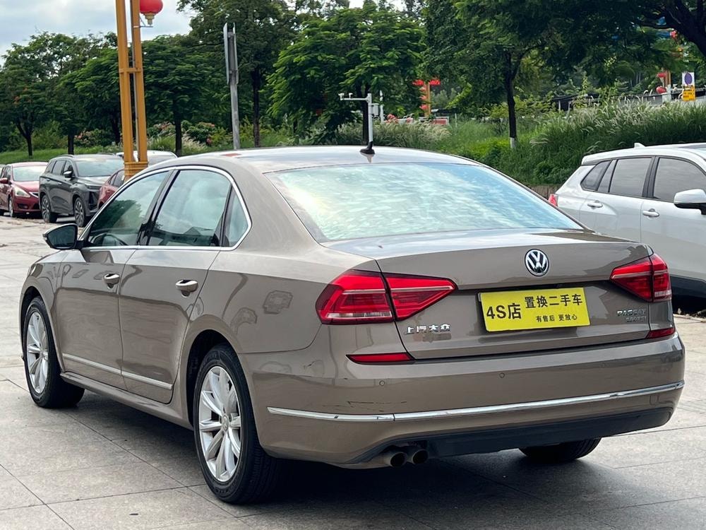 Volkswagen Passat 2017 — фото автомобиля