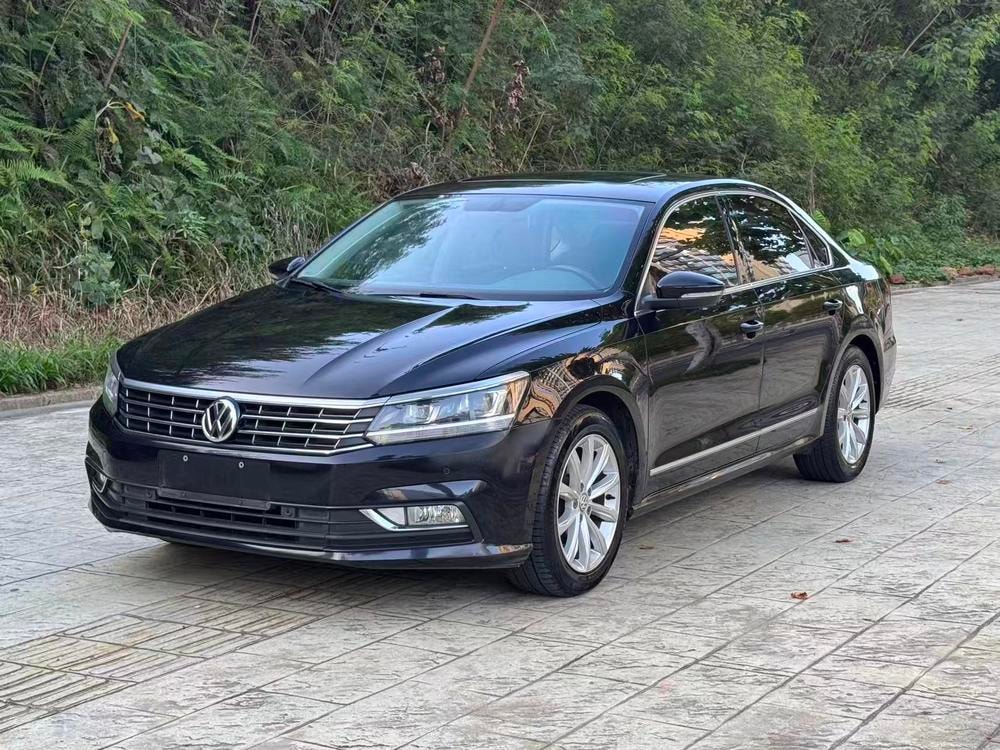 Volkswagen Passat 2017 — фото автомобиля