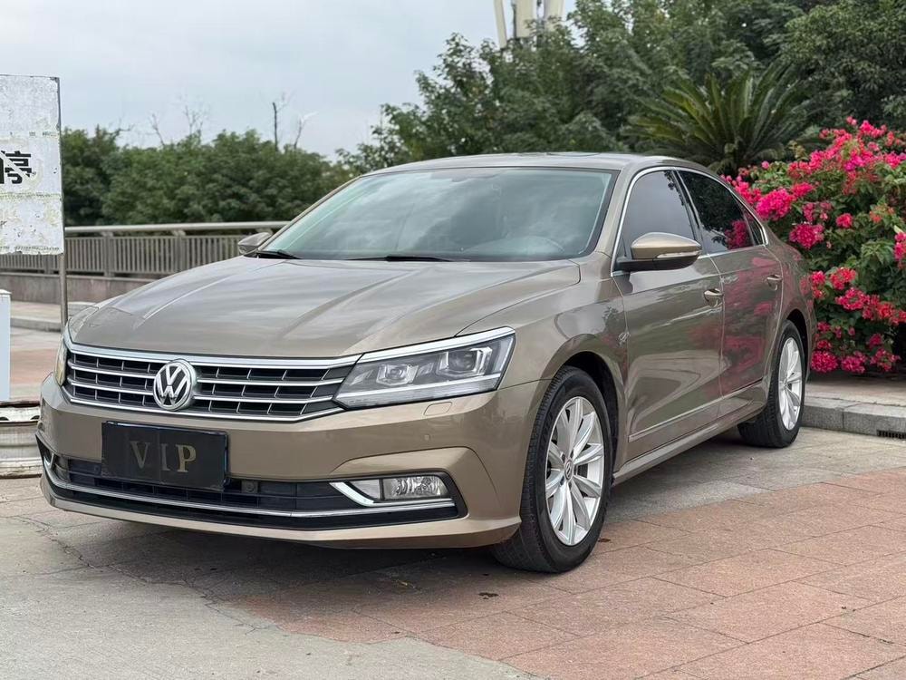 Volkswagen Passat 2016 — фото автомобиля