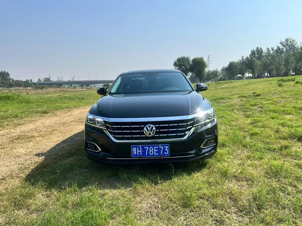 Volkswagen Passat 2019 — фото автомобиля