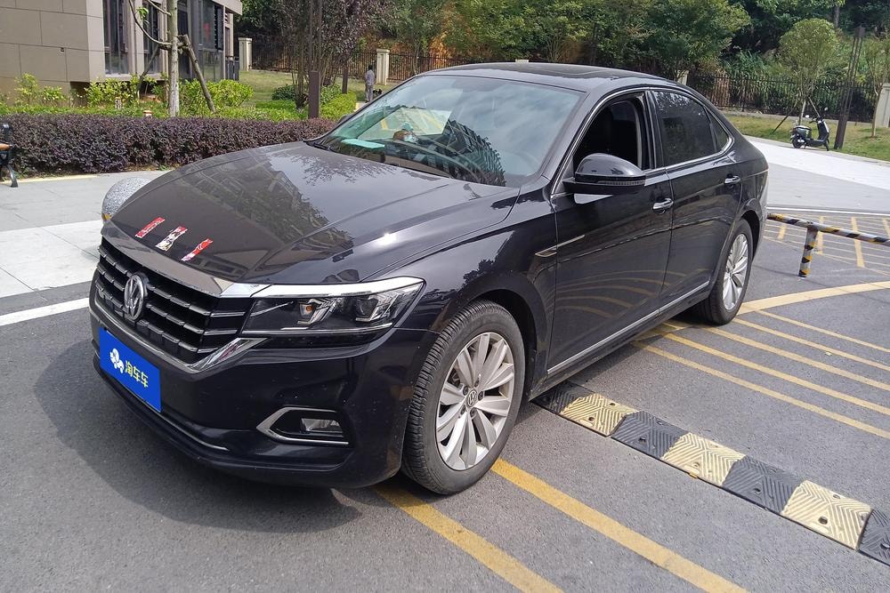 Volkswagen Passat 2019 — фото автомобиля