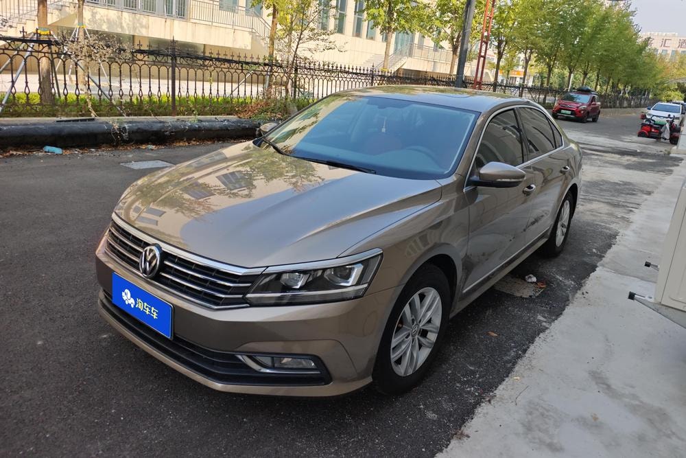 Volkswagen Passat 2016 — фото автомобиля