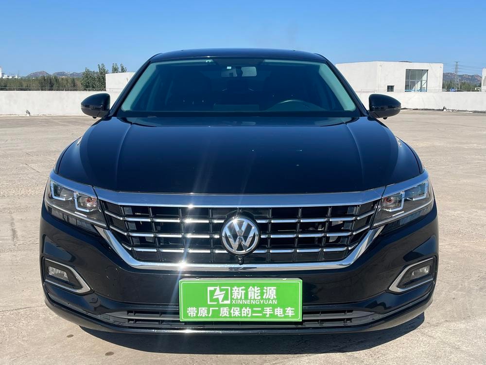 Volkswagen Passat 2019 — фото автомобиля