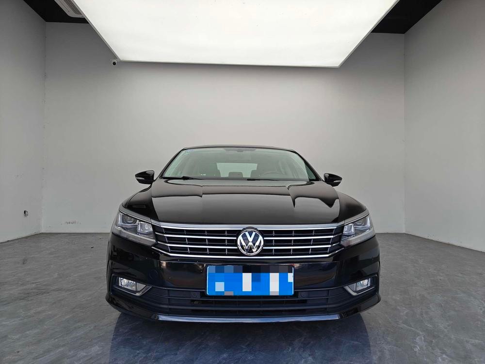 Volkswagen Passat 2017 — фото автомобиля