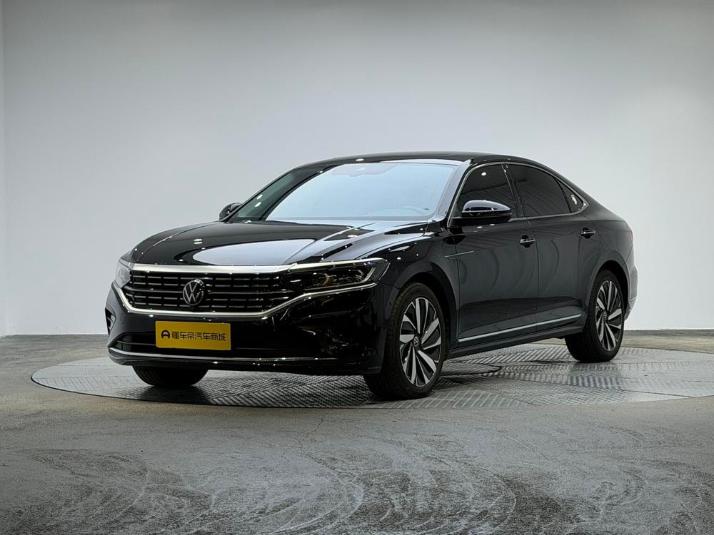 Volkswagen Passat 2024 — фото автомобиля