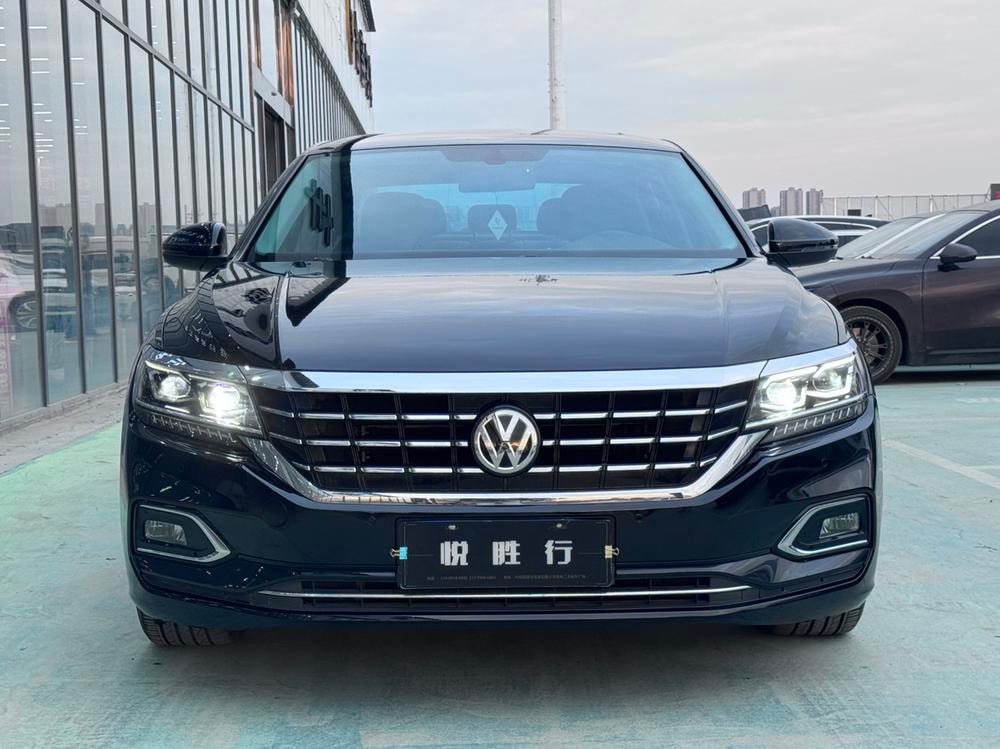 Volkswagen Passat 2019 — фото автомобиля