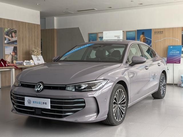 Volkswagen Passat 2025 — фото автомобиля