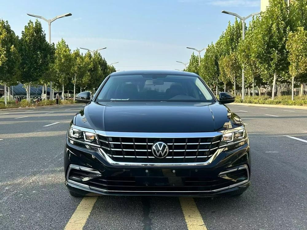 Volkswagen Passat 2021 — фото автомобиля