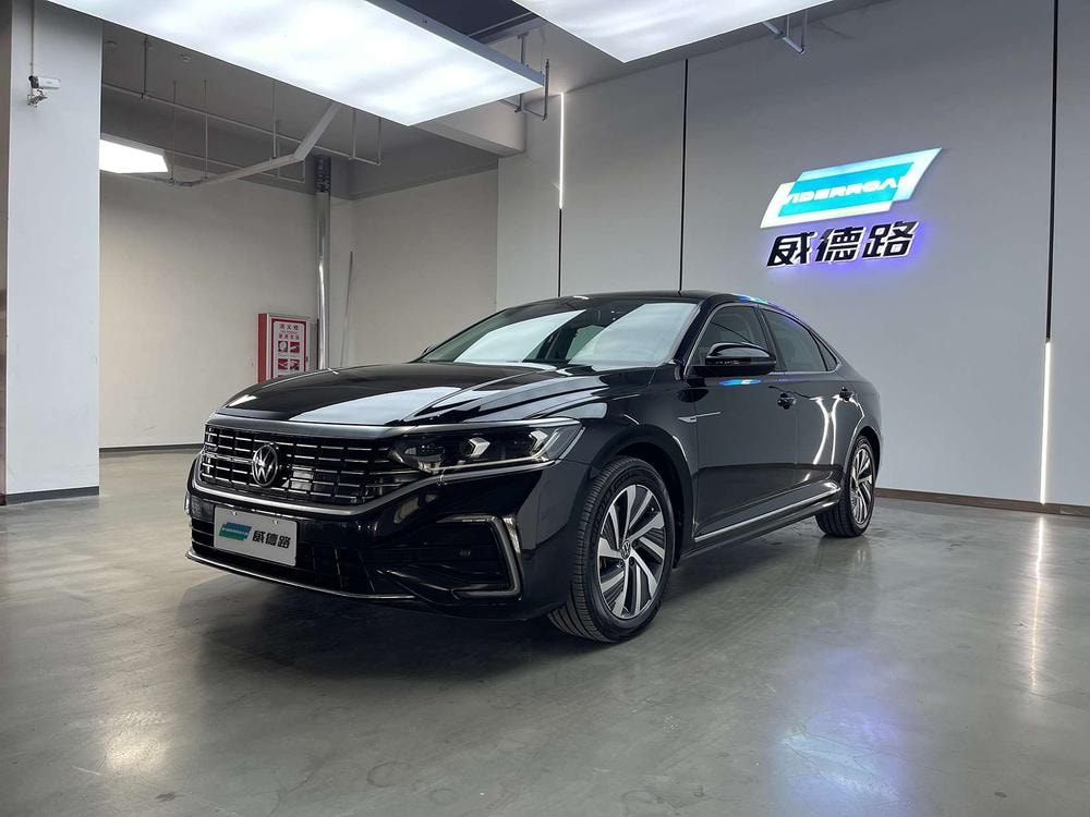 Volkswagen Passat PHEV 2020 — фото автомобиля 1