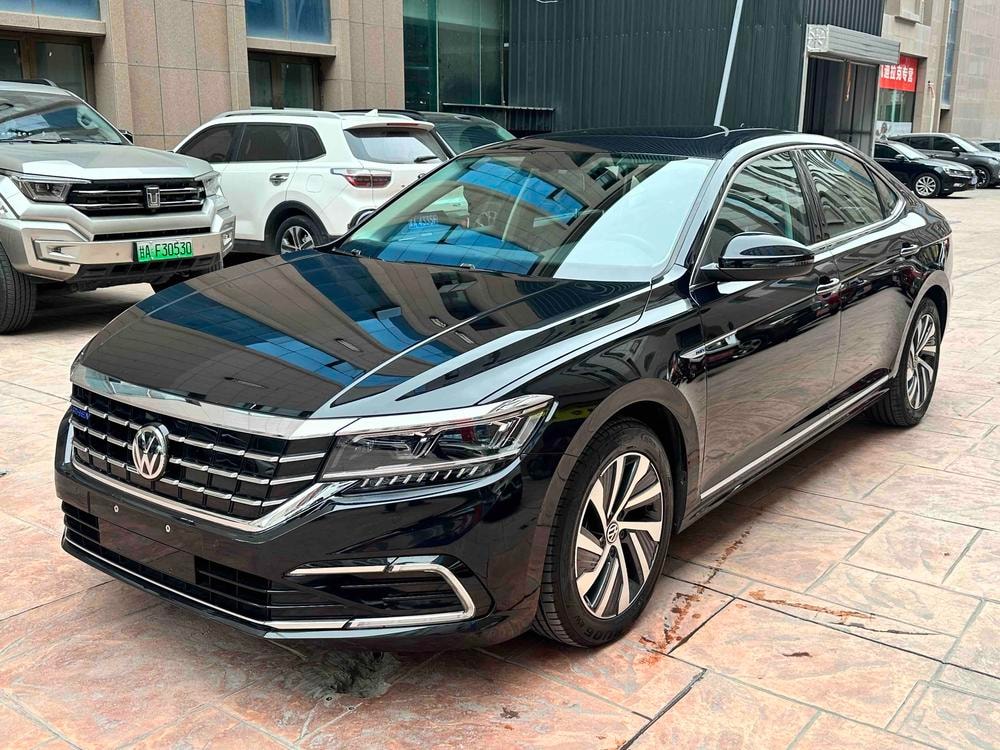 Volkswagen Passat PHEV 2020 — фото автомобиля 1