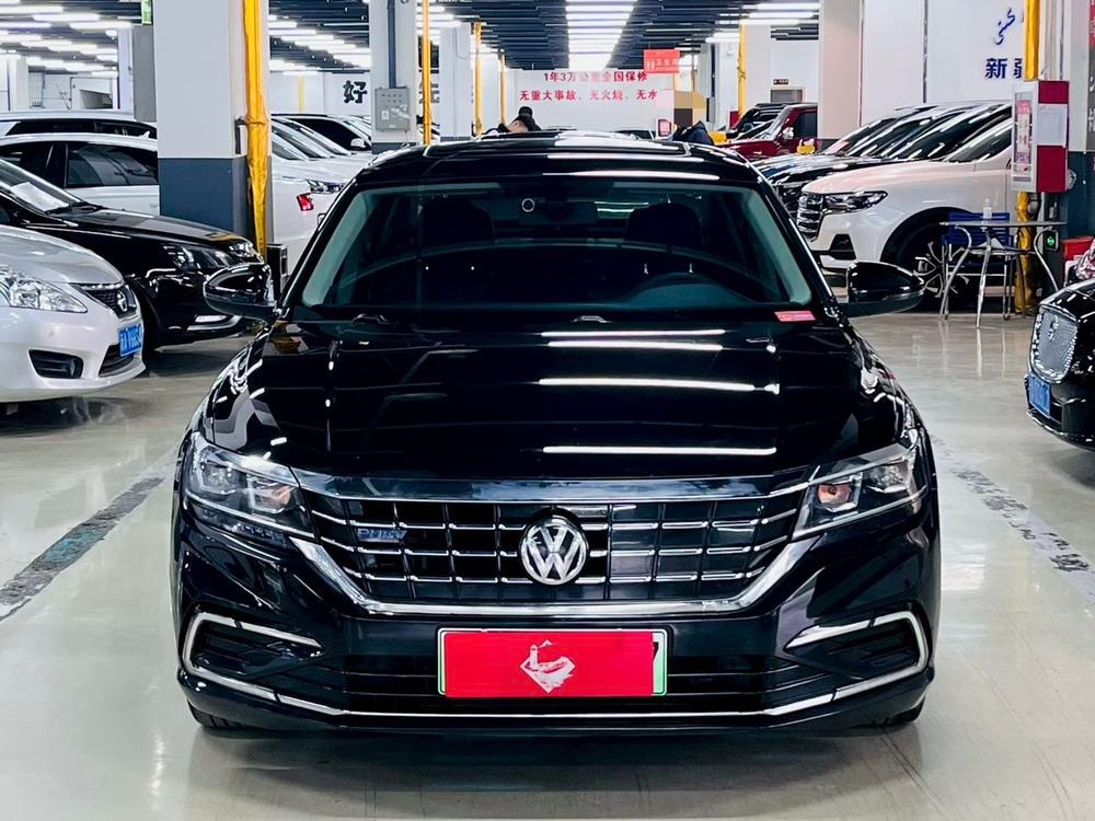 Volkswagen Passat PHEV 2019 — фото автомобиля