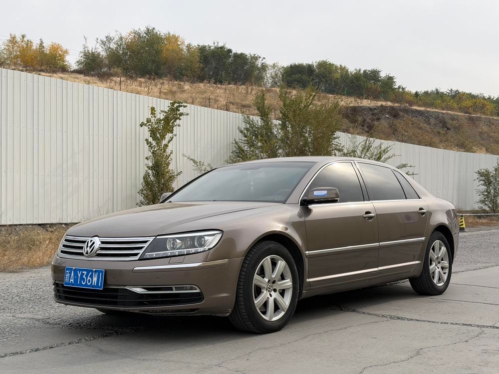 Volkswagen Phaeton 2012 — фото автомобиля