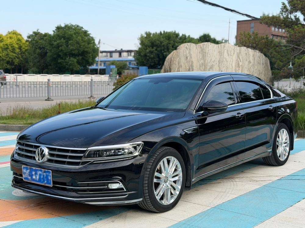 Volkswagen Phideon 2018 — фото автомобиля