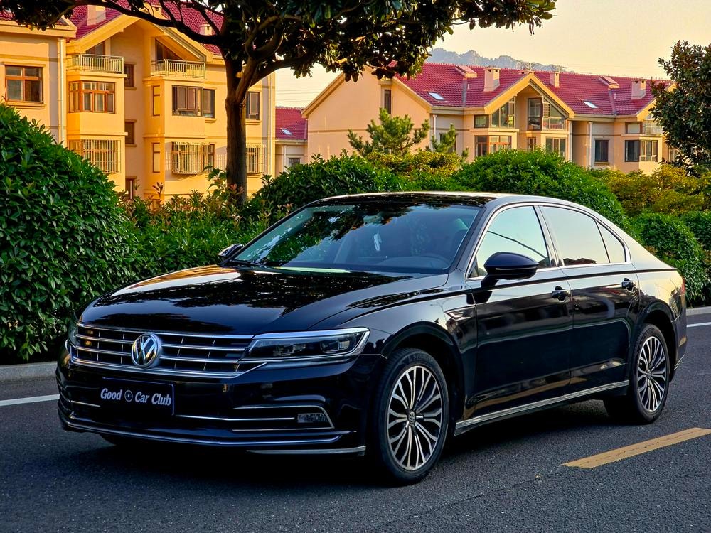 Volkswagen Phideon 2016 — фото автомобиля 1