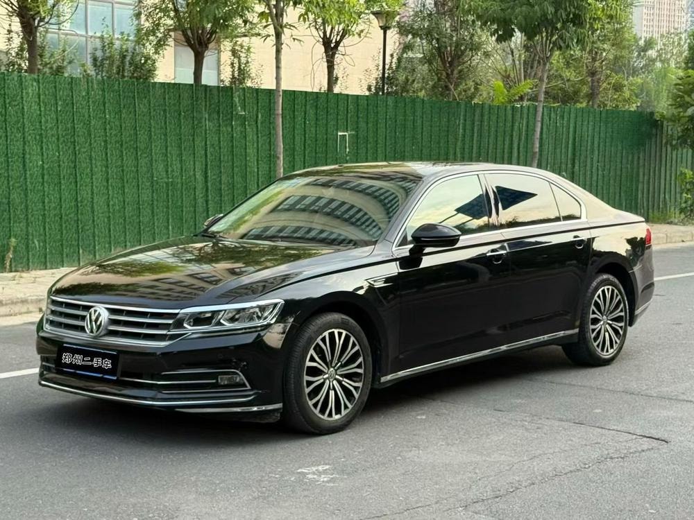 Volkswagen Phideon 2018 — фото автомобиля 1