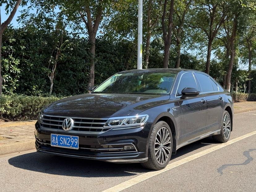 Volkswagen Phideon 2018 — фото автомобиля 1