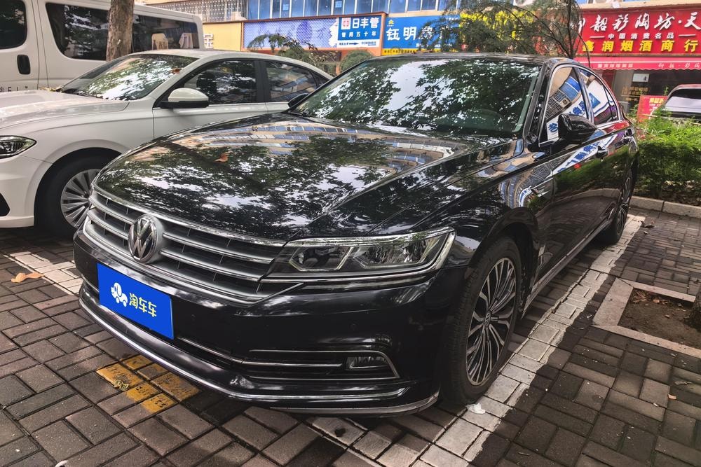 Volkswagen Phideon 2018 — фото автомобиля 1
