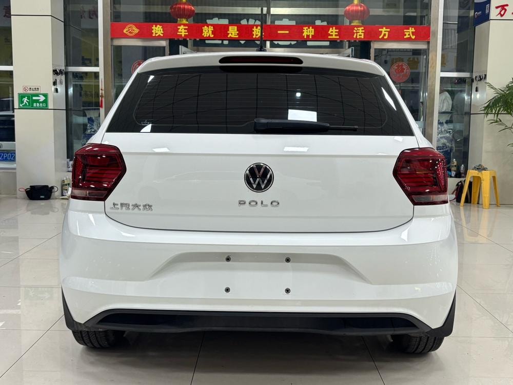 Volkswagen Polo 2023 — фото автомобиля 1
