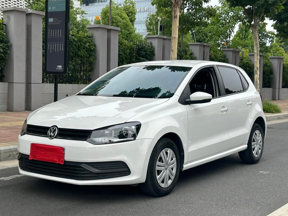 Volkswagen Polo 2018 — фото автомобиля 1