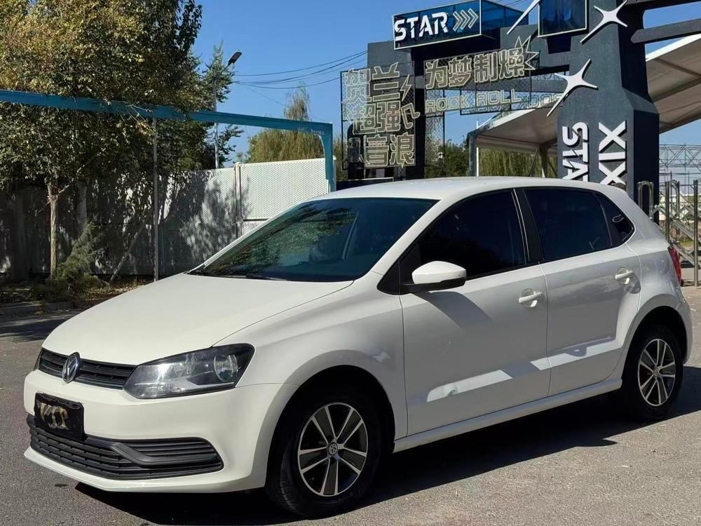 Volkswagen Polo 2016 — фото автомобиля