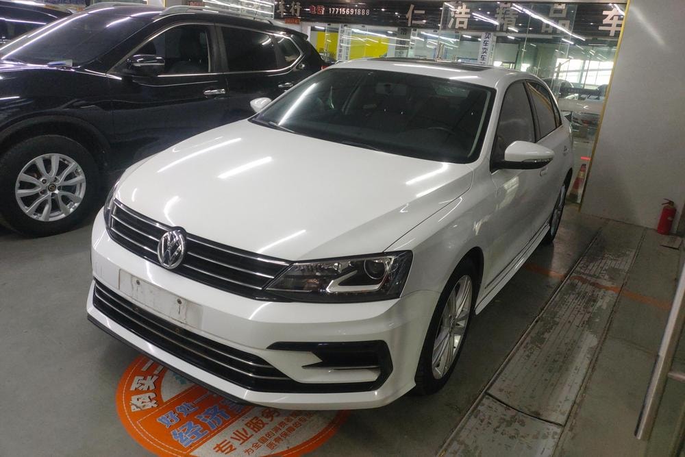 Volkswagen Sagitar 2018 — фото автомобиля