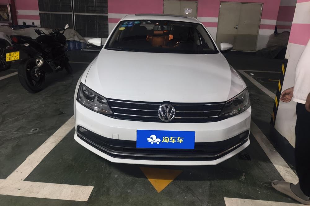 Volkswagen Sagitar 2017 — фото автомобиля