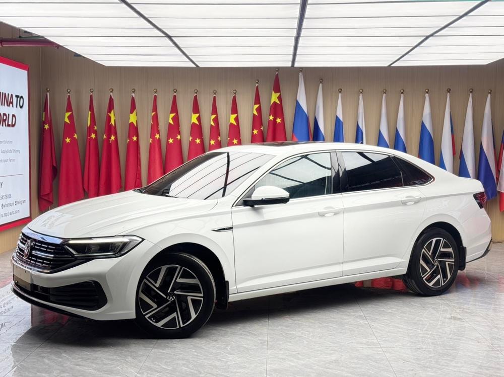 Volkswagen Sagitar 2023 — фото автомобиля 1