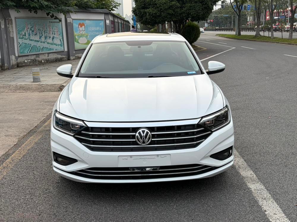 Volkswagen Sagitar 2019 — фото автомобиля